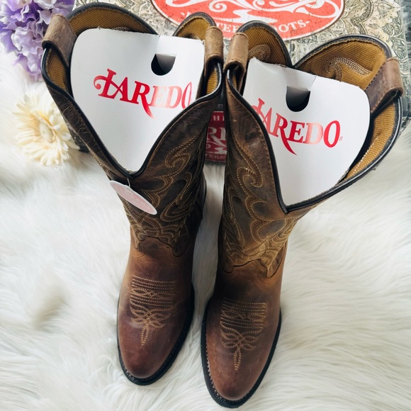 Laredo 11 Maddie Distressed R Toe Boots - Picture 4 of 10